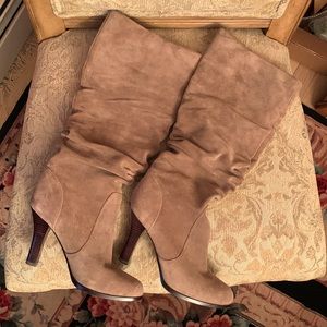 Ladies boots Size 7M